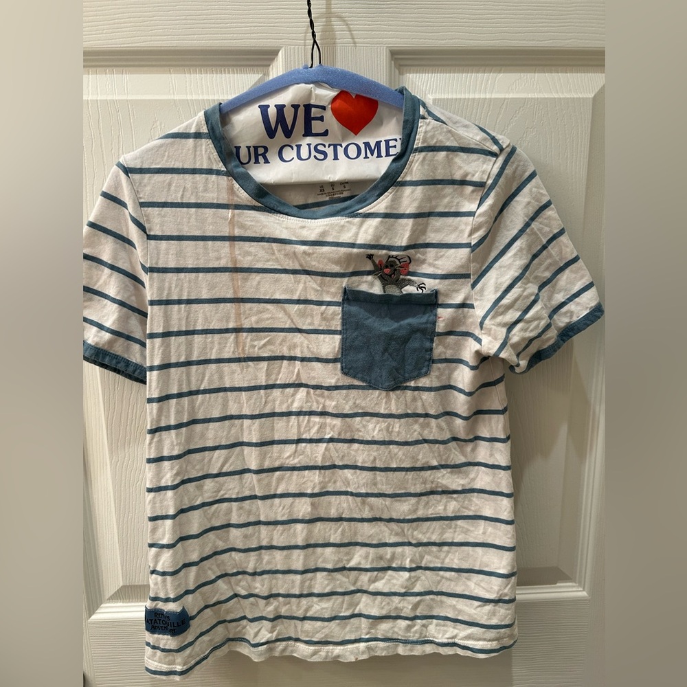 Ratatouille Disney shirt. XS